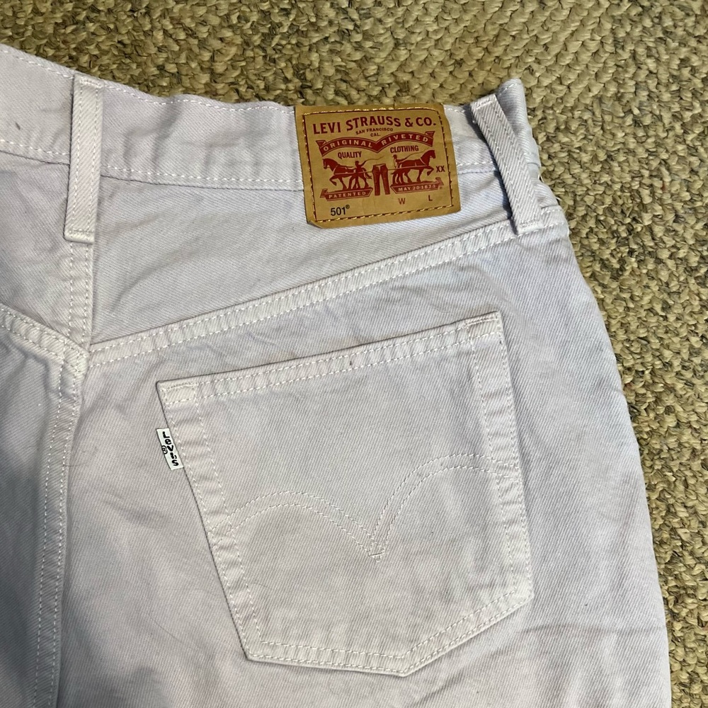 Light lavender Levi shorts